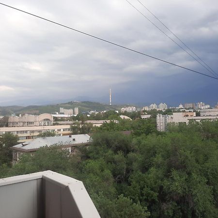 Apartment Shevchenko Panfilova Almaty Bagian luar foto