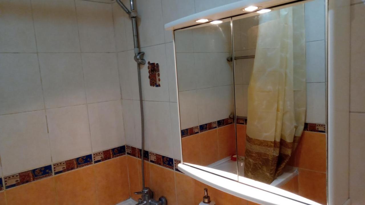 Apartment Shevchenko Panfilova Almaty Bagian luar foto
