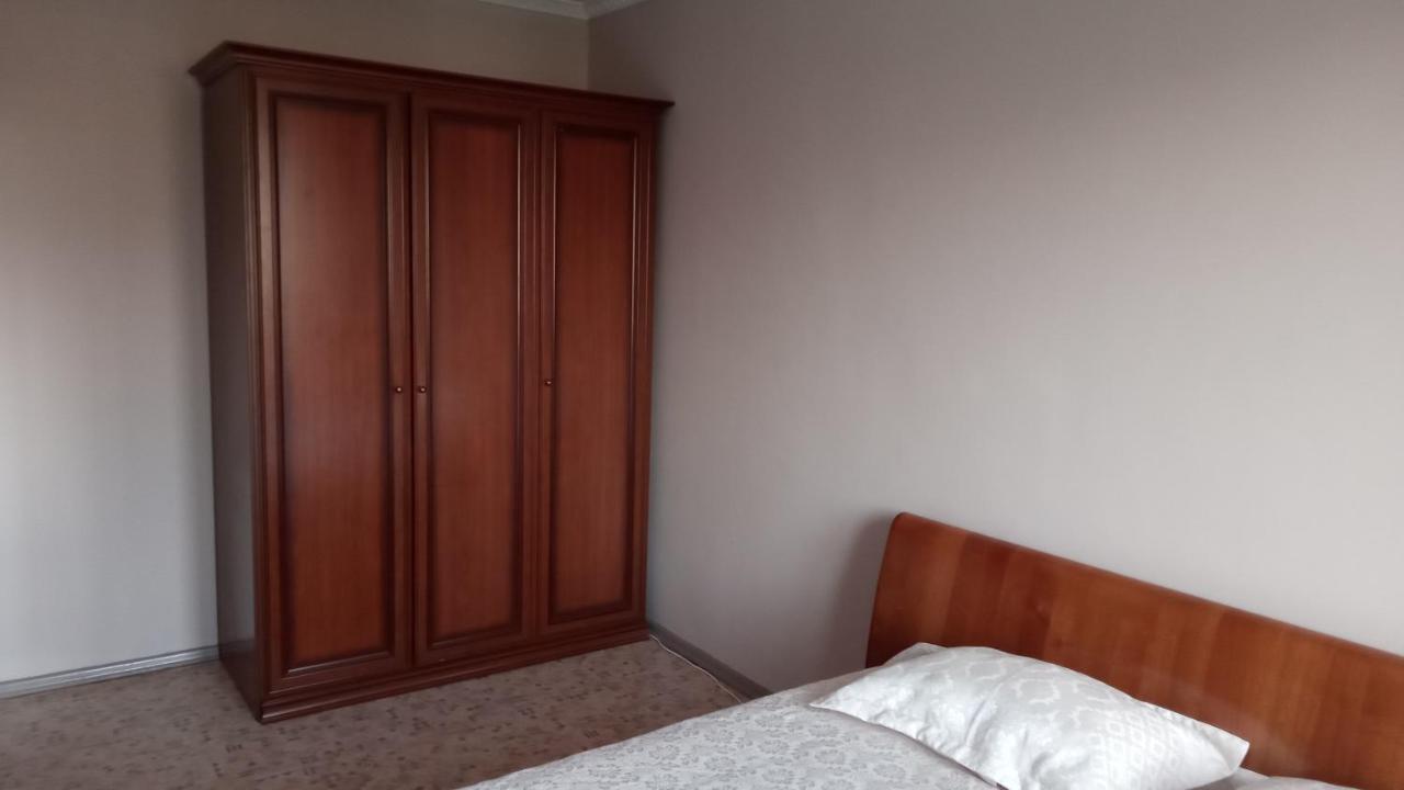Apartment Shevchenko Panfilova Almaty Bagian luar foto