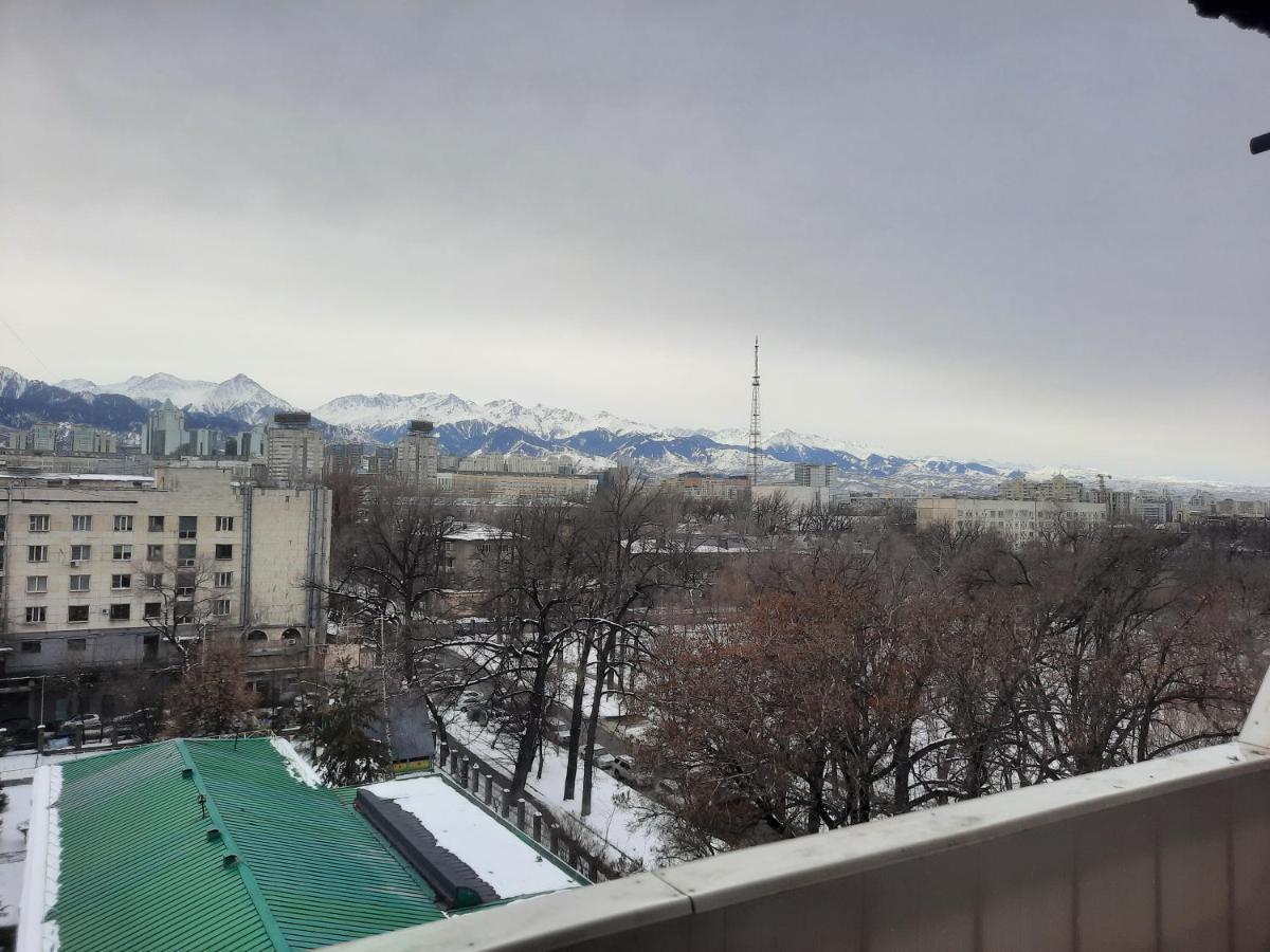 Apartment Shevchenko Panfilova Almaty Bagian luar foto